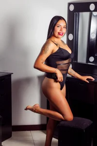 ZoeWan69 The mirror knows things... but not everyone is ready to see them. Pic 6