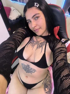 _luna_torres My favourite colour is black🖤  4. fénykép