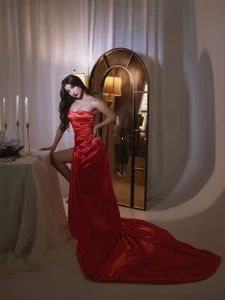 Hannaos In red! Pic 4