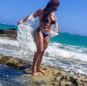 NEW MEGAN! 🤍 de Megan_Lara__  5 Imagens