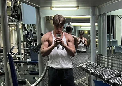 Dexter_Bennett Public Immagine  4