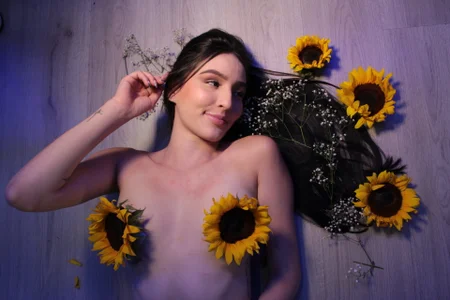 Zdjęcia Pia_Johnson_ SUNFLOWERS ON MY BODY 🌻🌻:  3