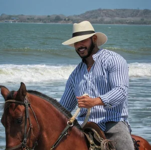 Artemis_Kazttman: Public ( 3 фото)