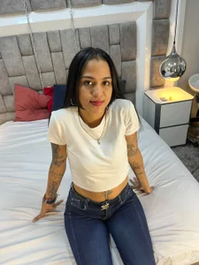 IsabellaCrow_ Public Pic 5