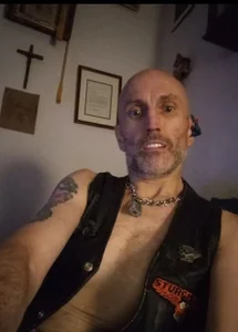 LayingRealism Public Εικόνα 2