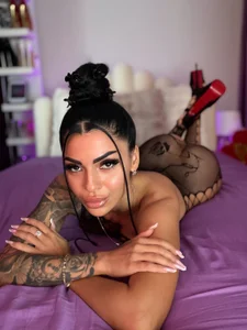 Angela_Myst elegance is the key to success🥵🖤👠 Bilde