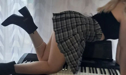 chiarahoney12 Public Pic 3