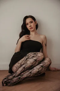 GraceMartinos 𝙇𝙪𝙭𝙚 𝙉𝙤𝙞𝙧 Hình 4