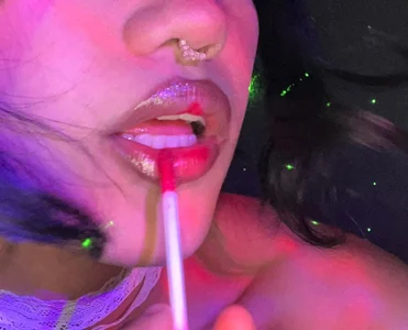 Emycarver09_ Save it for your wallpaper , daddy 🥵 Pic 3