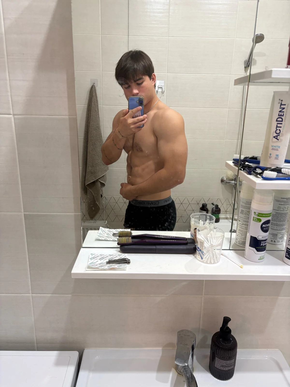 GYM_BRO_JACOB Poză populară 8266