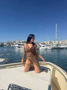 Alma69sc I’m back to be your favorite distraction again. 😈 Billede 2