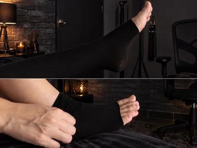 SamanttaMilf: My Sexy Feet With Stockings ( фото)