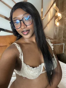 YallianaBrooks Sweetie 🤍 Foto 4