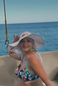 Me and the sea 🌊 de LiliaMoons  2 Imagens