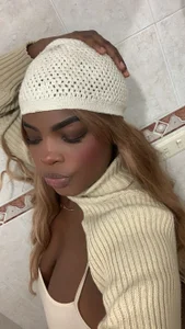 NatyParker new look blonde💛🌻 Foto 2