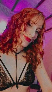 IsaBaileys_ 👩🏻‍🦰 Pic