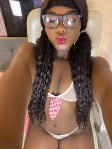 Just for Your Eyes 👀 de Bunny_Sweet1_  3 Imagens