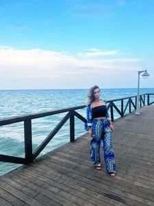 BrianaGolddenn Holiday Foto 3