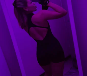 Emily_Greys Nothing dangerous Bilde 2