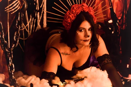 SarahDeyvis Halloween Pic 7