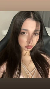 Public de LilyaRich  3 Imagens