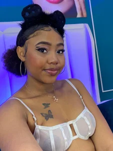 AngelaRoberts: angel face ( 2 фото)