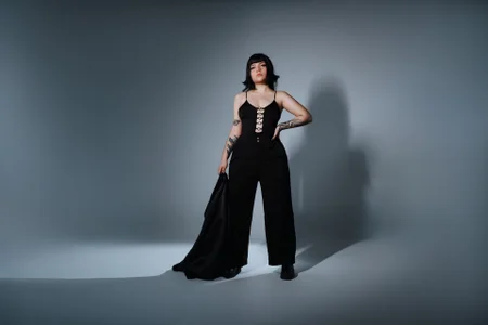 io_chie_ Black elegance Pic 2