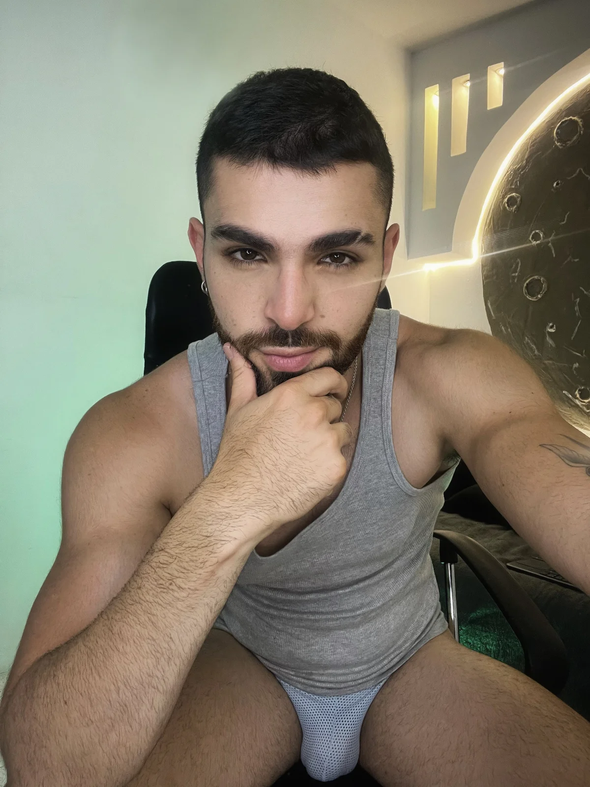 Apolo_lux1 님의 트렌드 중인 사진  6699개