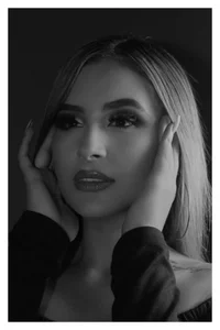 AnnaBrooks1 Black and white ⭐ Foto