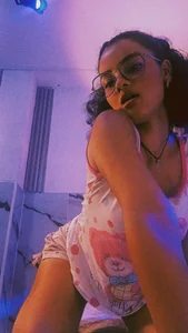 lynn_morgan kullanıcısının Pijamada 🥵 albümü -  5 fotoğraf