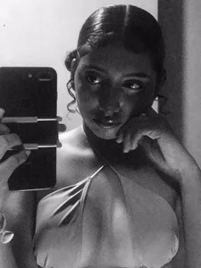 BaddiemilyxのTLG FREE 💙🙊の 2枚の写真