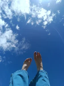 Misscarolsph Feet in nature Pic