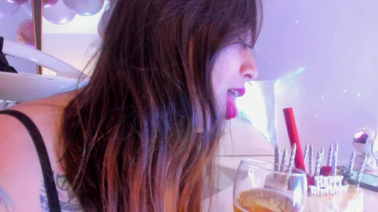 JulianaCarter My Bday March 7th🎈 😈🎁✨🌈🥳 Εικόνα 6