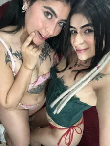 _luna_torresのWith my friend 🤭🥵😘の 6枚の写真