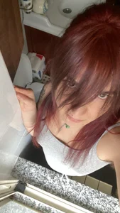 GwenCarreraX0 just messin round Pic 5