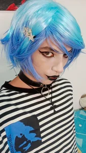 gabriel__mansonHow do I look with a blue wig? Bild 7