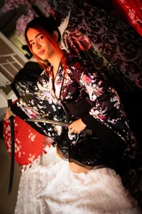 avrilwaynee your japanese girl  3টি ছবি