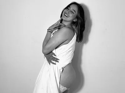 CharlotteStuart black Immagine 