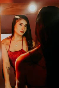 Lady in Red, ready to set your night on fire🔥 od Vhaleria_Vega  4 snímek