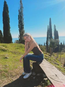 InellHovatter Public Poză 5