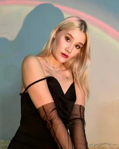 _Anna_Nolan_のHot black princessの 2枚の写真