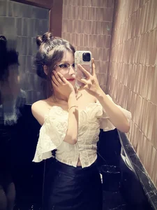HoneyRae001 Public Pic 3