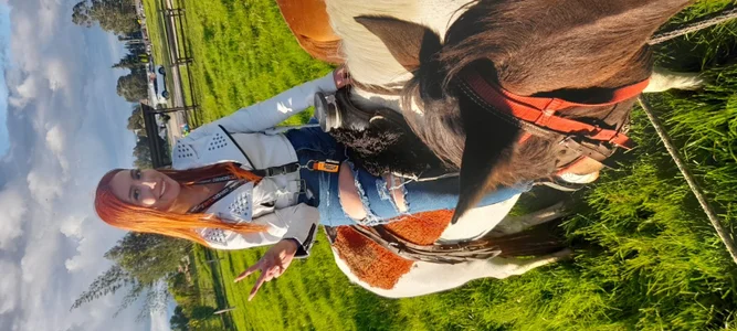 Student_of_Bdsm riding a horse Foto 2