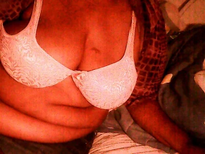 RobynOz profile - {count, plural, one {תמונה אחת} two {שתי תמונות} many {# תמונות} other {# תמונות}}