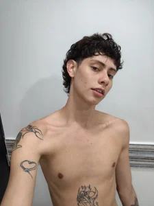 one day by day 😘🥵 de AlmondEyesAngel  2 Imagens