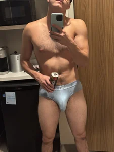 Caleb-Sweats Public Foto 5