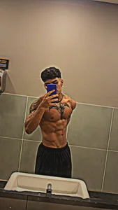 Young_laroi Abdomen รูป  2