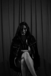 valeriia25_ black and white 사진 2