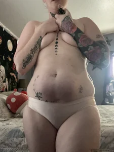 CalienteHolly's Me Sex Photo 4