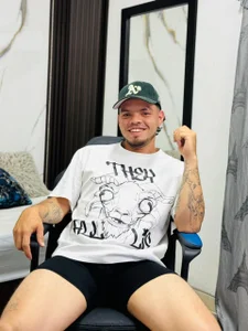 A little tenderness and a lot of fire 🔥💋 od Enzo_Turner  4 snímek